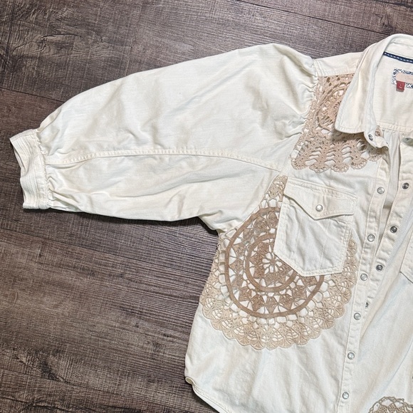 Anthropologie Pilcro Cream Puff-Sleeve Shirt Crochet Accents pearl Snaps 🫰 - Picture 2 of 11